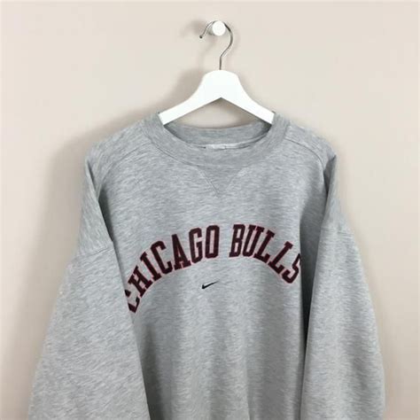 chicago bulls nike crewneck vintage.